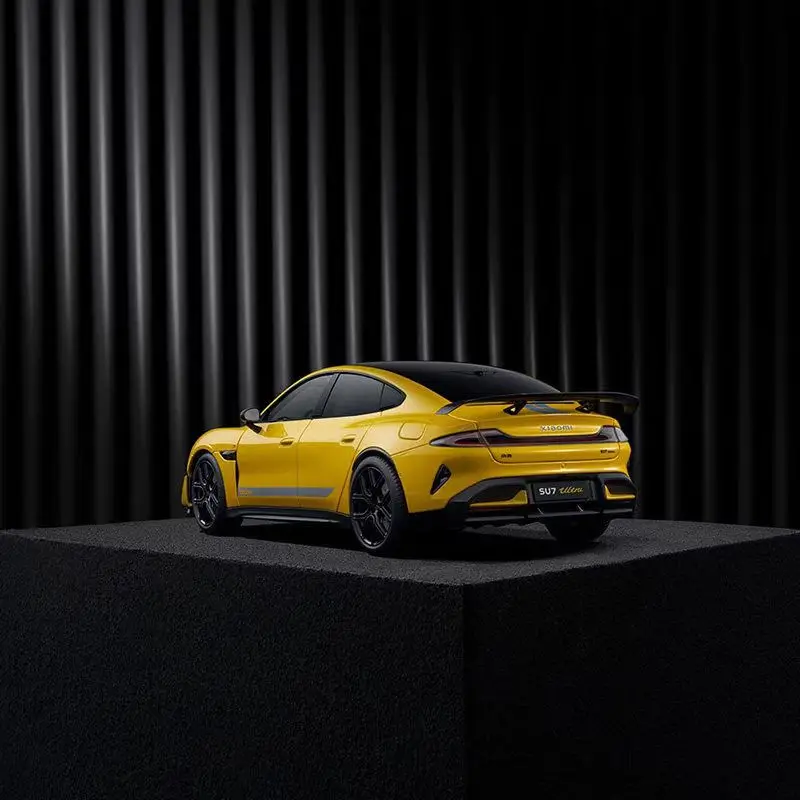 Die-cast 1:18 Scale Xiaomi SU7 Ultra Simulation Alloy Static