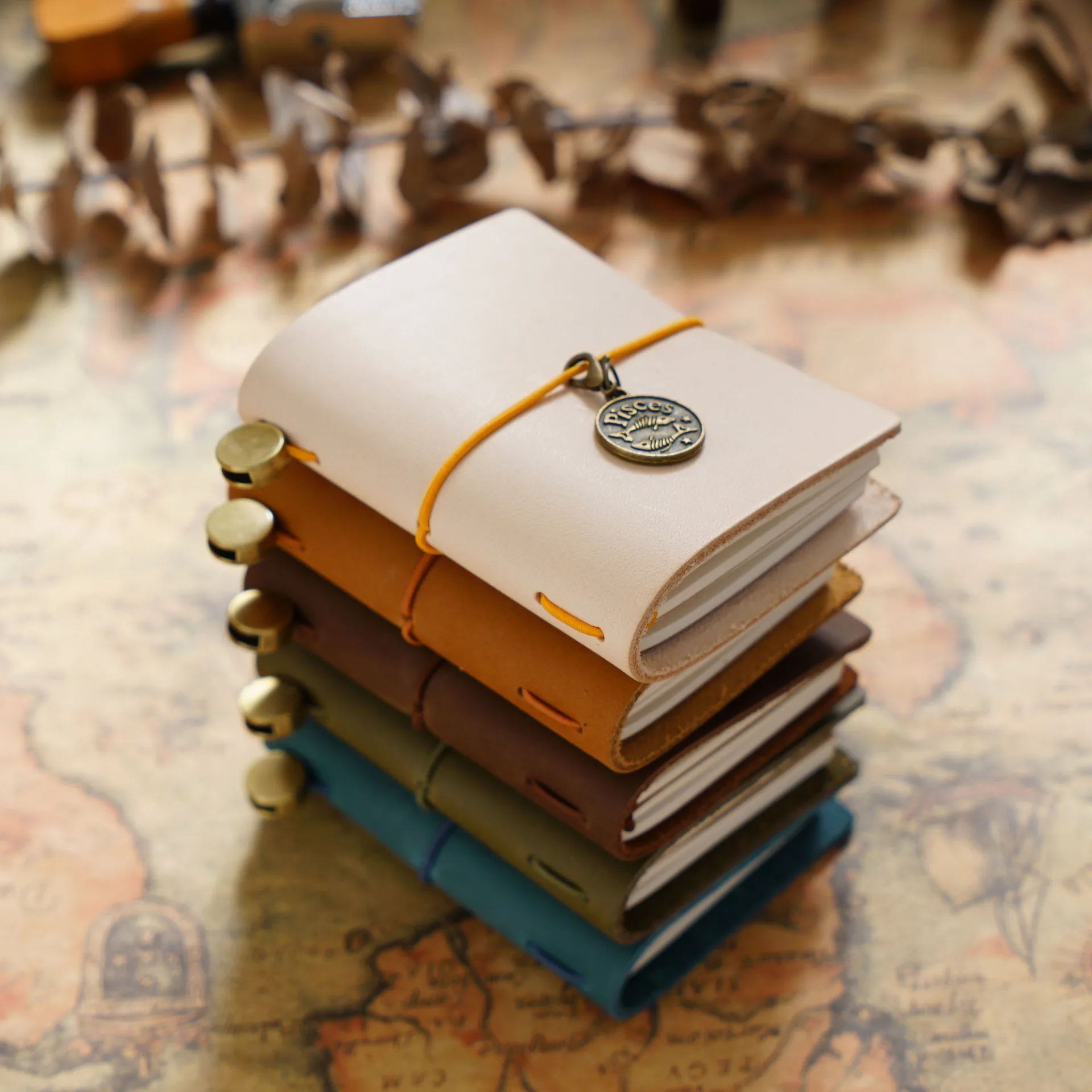 

128 Pages Cowhide Pocket Diary Notebook Handmade Retro Notebook Blank Diary Mini Notebook