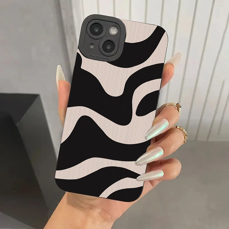 Custodia Per IPhone 16 Con Design A Strisce Zebra – Silicone Morbido TPU – Nero – Antiurto E Antigraffio