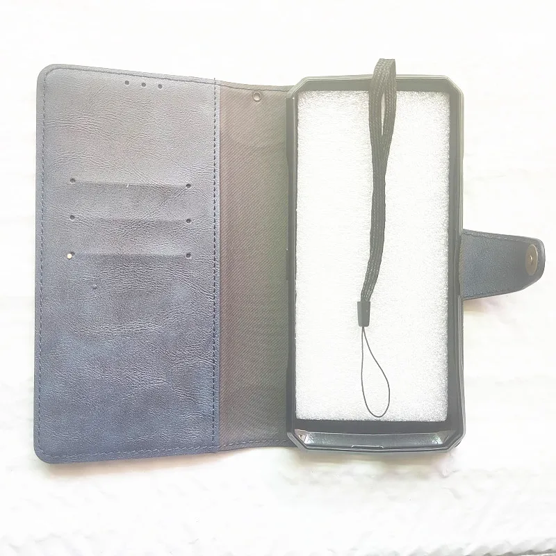 Leather Retro Metal Buckle Phone Case - Stylish Protective Cover and Accessory