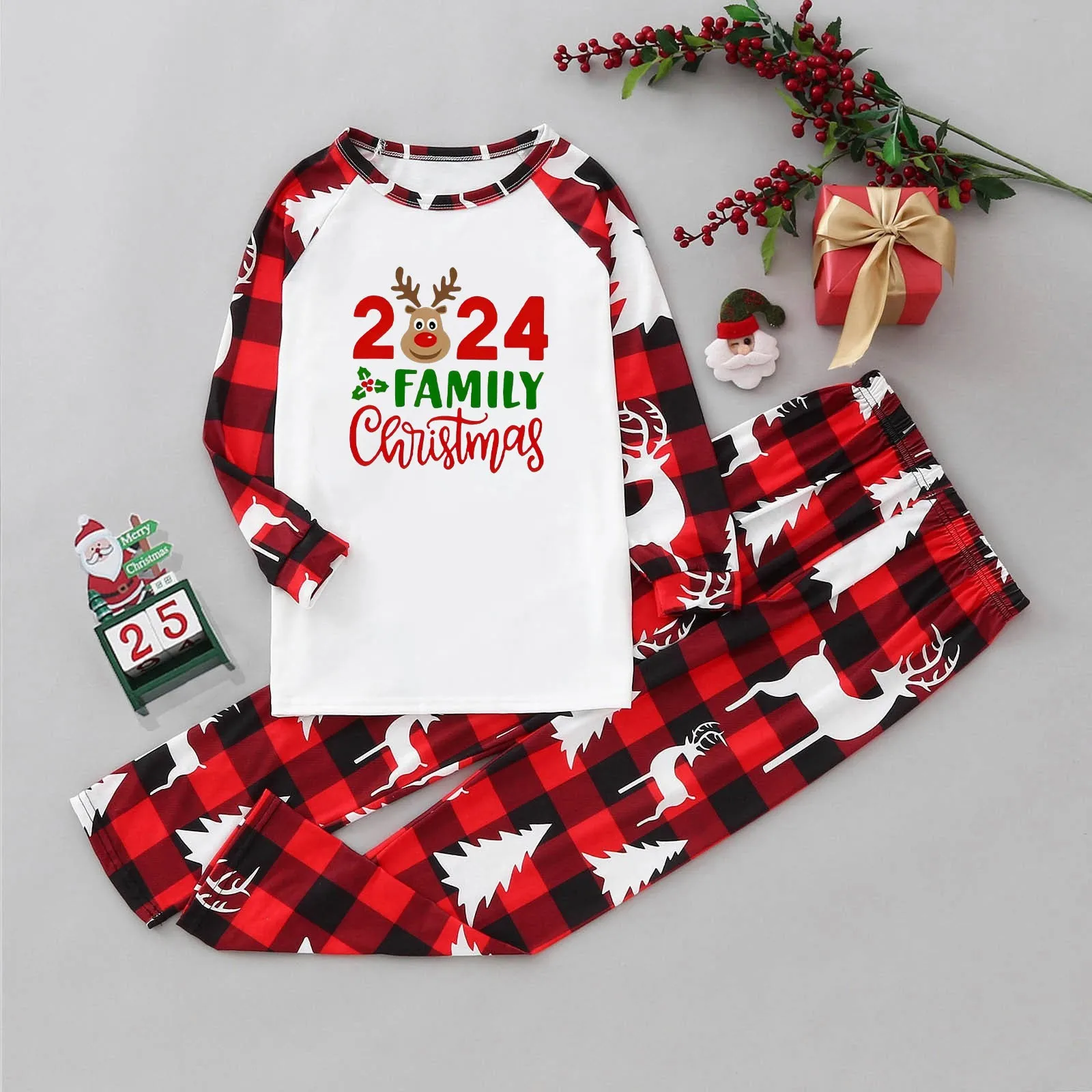 thumbnail image 1 of Conjunto de 2 piezas de ropa familiar con estampado de camisetas de manga larga y pantalones largos, trajes a juego para la familia, pijamas de fiesta de ocio navideño, 1 of 5