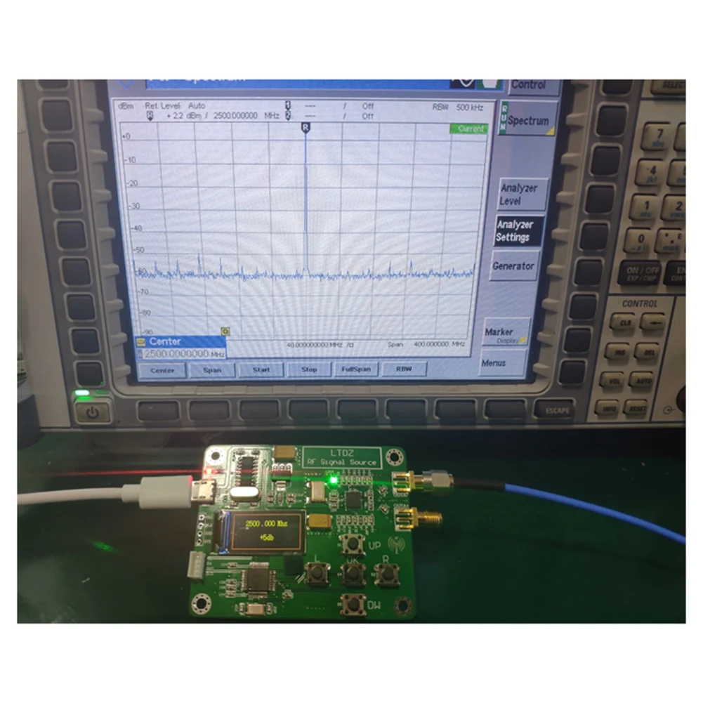 

MAX2870 23.5-6000Mhz Spectrum Signal Source Spectrum Analyzer USB 5V Powered RF Frequency Domain Analysis Tool