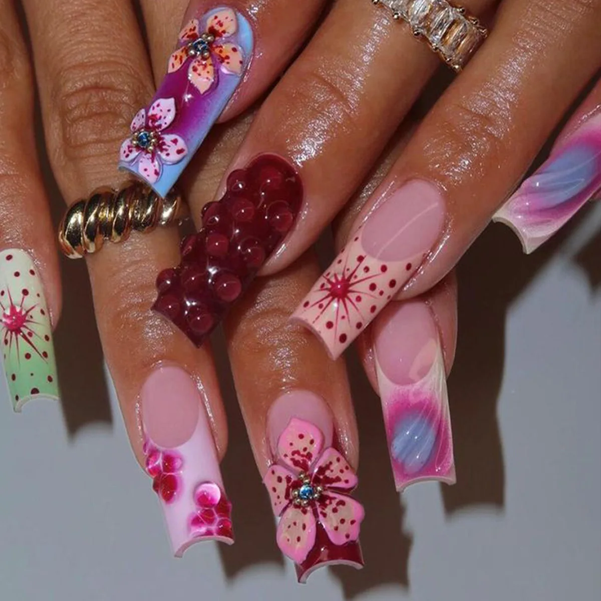 24개 스파이스 걸스 네일 팁, 달콤하고 시원한 3D 핑크 꽃과 다이아몬드 장식, 사각형 프레스온 네일, 풀커버 웨어러블 팁