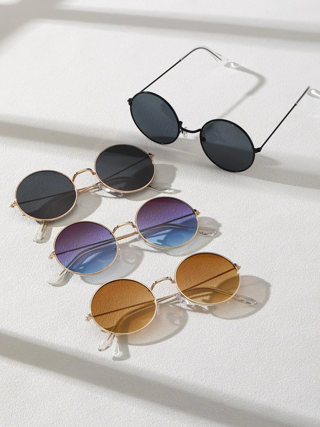 ���ϼ��� ���� ������ ��Ƽ�� Ŭ���� Y2K ���۶�, �߿� �ϻ� ��Ȱ ���� �ް� �׼�����, 4 ��