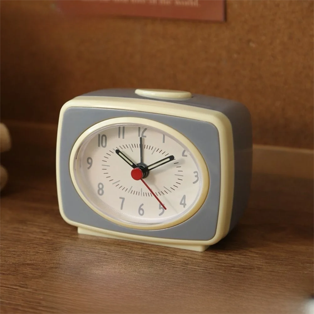 New Non Ticking Silent Alarm Clock Fluorescent Hands Battery-Powered Electronic Clock Luminous Display Desktop Clock Bedroom