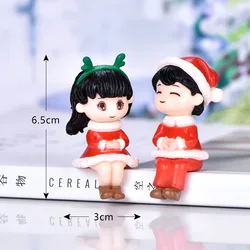 Mini Christmas Couple Resin Figurine - Garden Decor Ornament and Kid's Toy (03)
