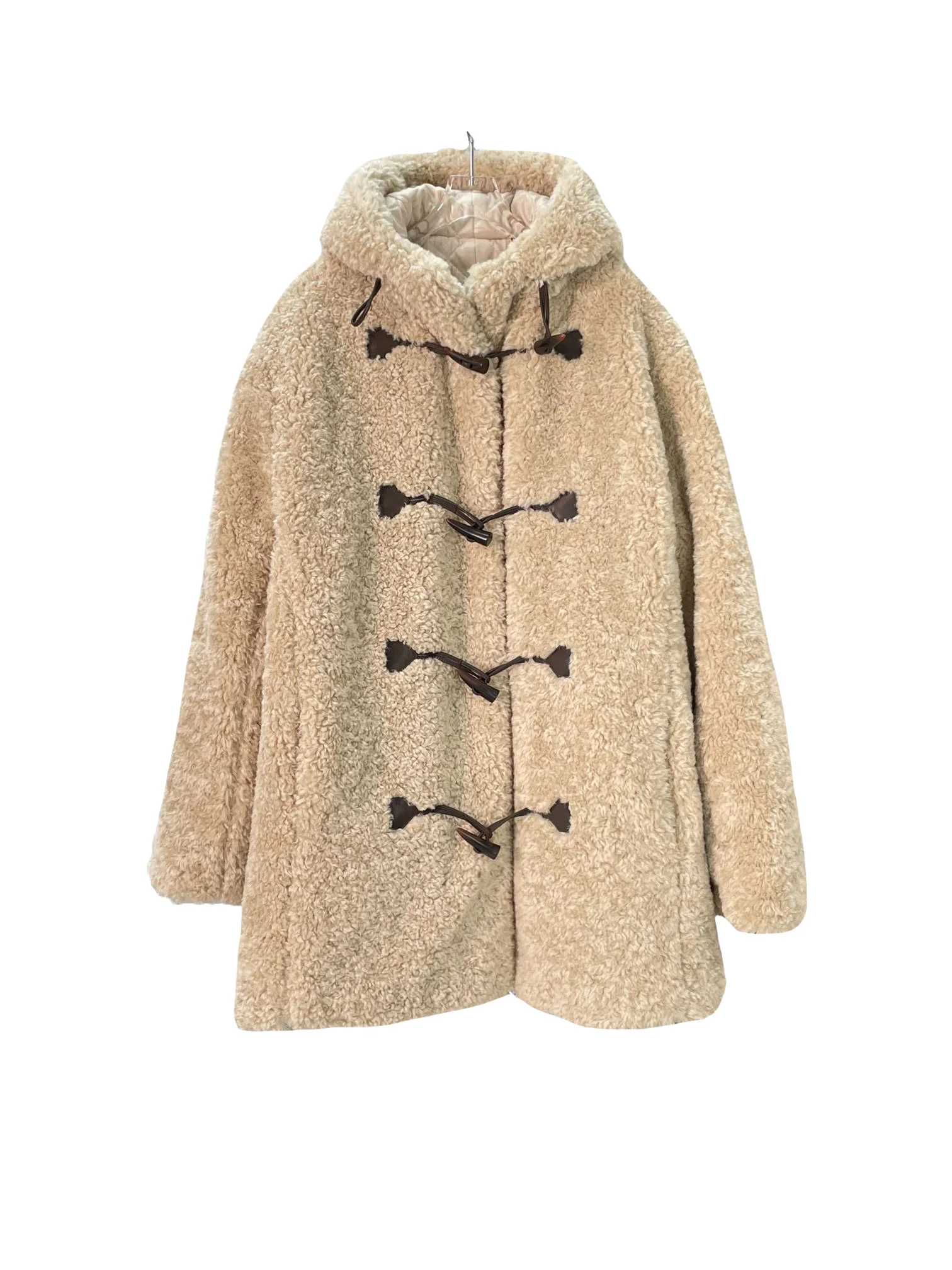 

Lambswool jacket hooded short loose fit single row cow horn button design warm and comfortable 2023 winter new 1229