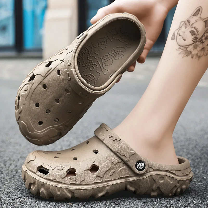 2024 Summer New Slippers Men Outdoor Garden Clogs Male Casual Shoes Fashion Luxury Sandals Comfort Home Soft Slippers 40-45 2