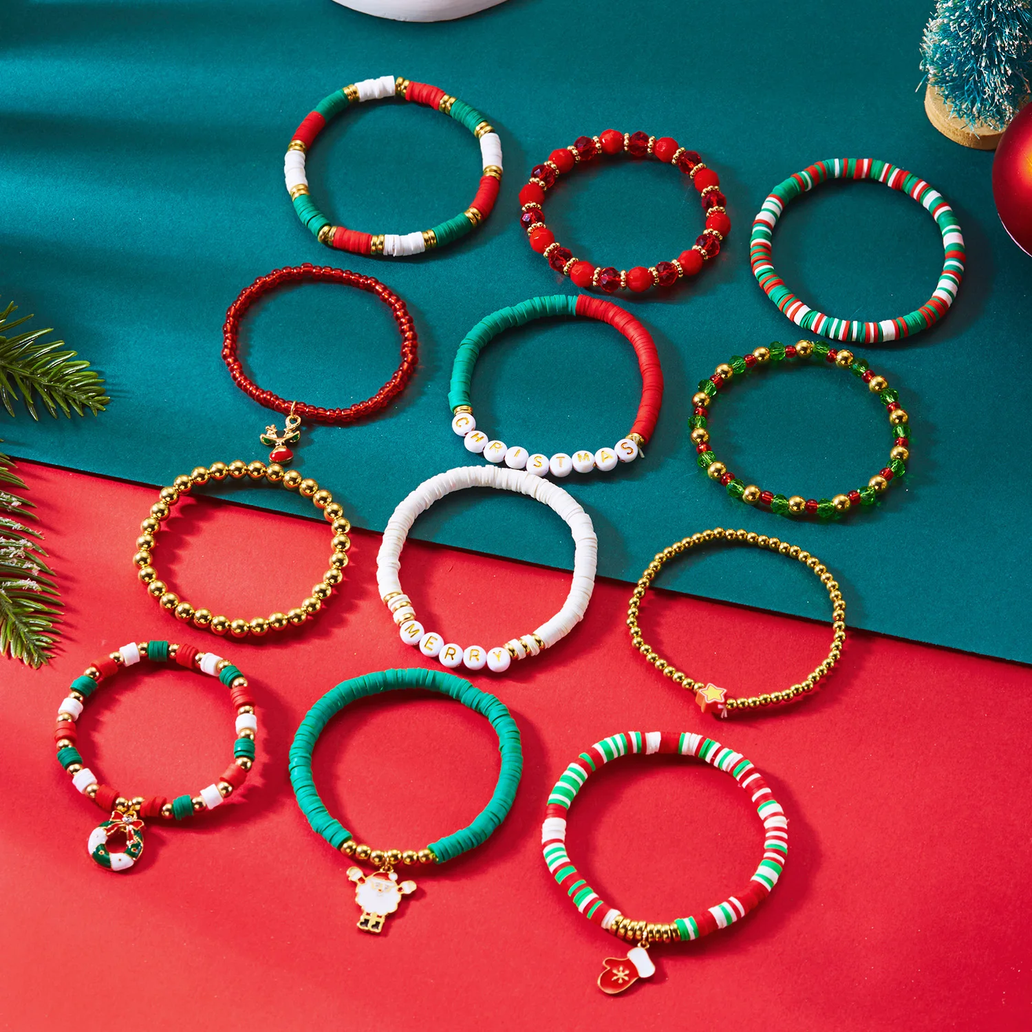 12-teiliges Weihnachts-Armband-Set, bunte weiche Tonperlen, Kristallperlen, Weihnachtsmann-Anhänger, Armreif, Party-Schmuck, Weihnachtsgeschenke für – Detail 9