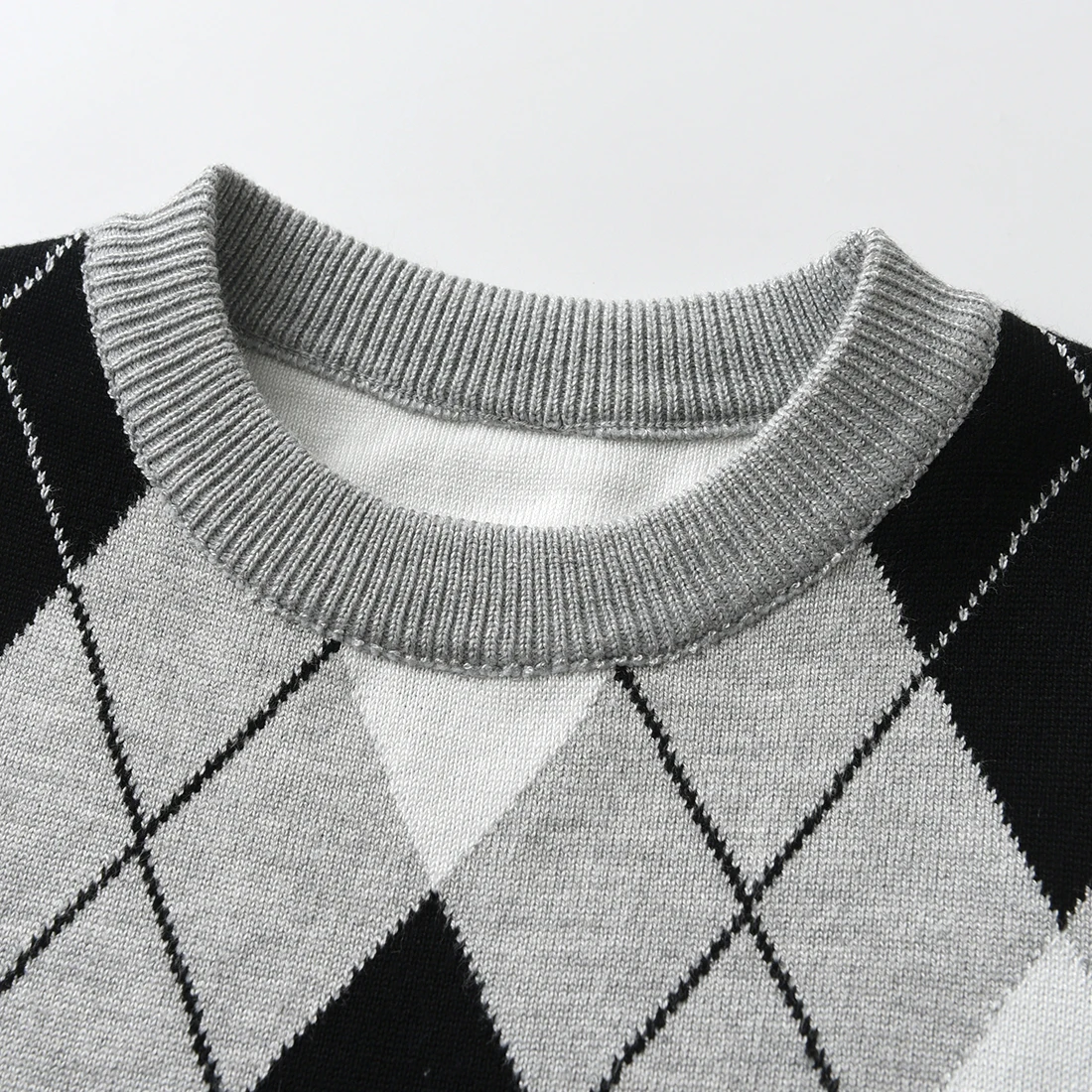 Autumn and winter boy warm sweater plaid lattice long -sleeved sweater college style baby boy knit