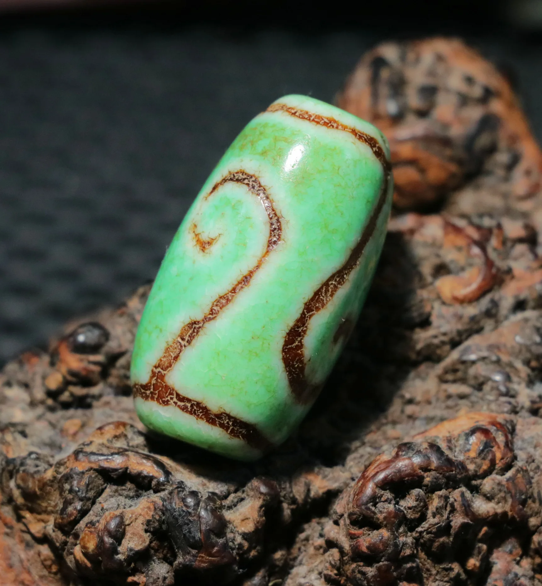 

Treasure Unique Magic Energy Tibetan Old Agate Green Color Baihao Irregular Shape dZi Bead Amulet Timestown UPD22