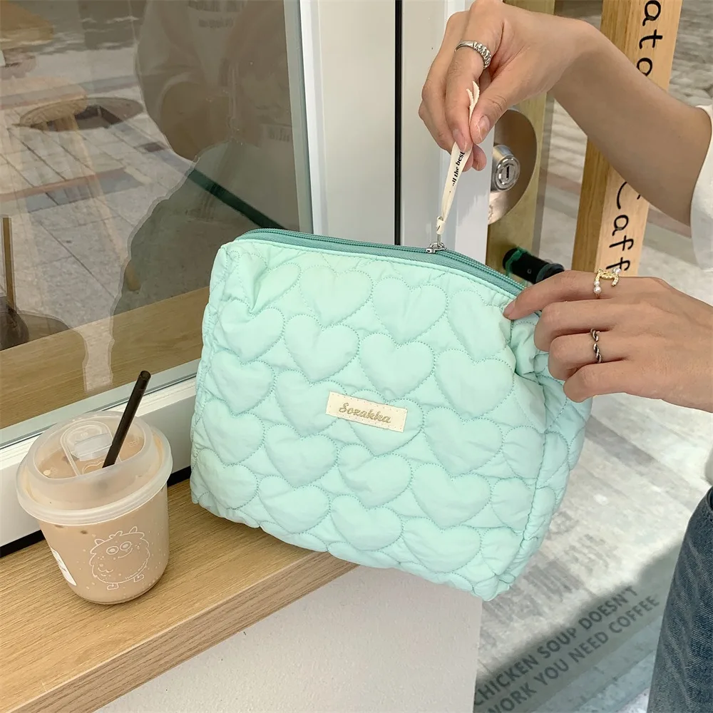 Women Heart Pattern Cosmetic Bag Makeup Bag Toiletries Organizer Zipper Bag Travel Wash Pouch Female Large Capacity Bags 3