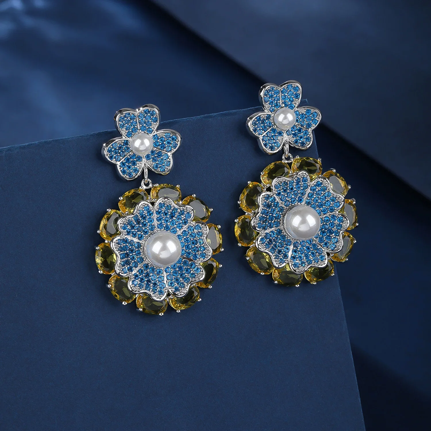 

Fashion Cubic Zirconia Crystal Pearl Flower Earrings for Women Bridal Wedding Jewelry Accessories Gift CE12132