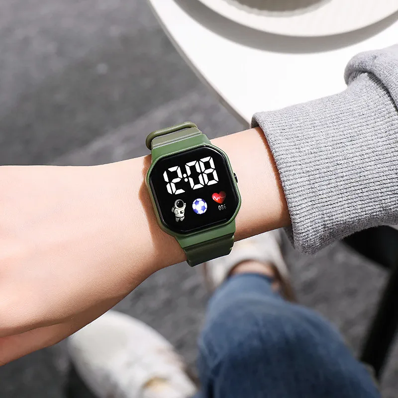 Children's watch, small square astronaut LED electronic watch, student party high-value simple and fashionable button watch 5