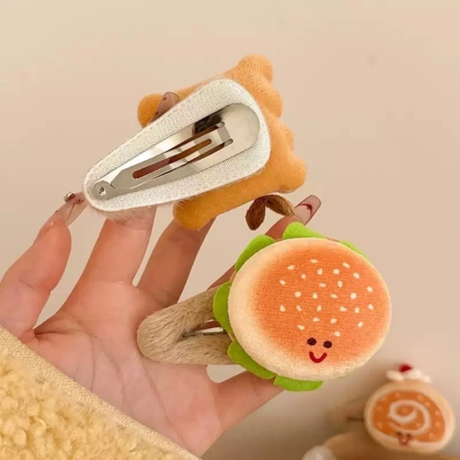 1/4PCS Plush Food - Themed Hair Clips Set, 4- Piece Bread, Burger & Pastry Designs, Cute Hairpins for Kids' Hairstyles