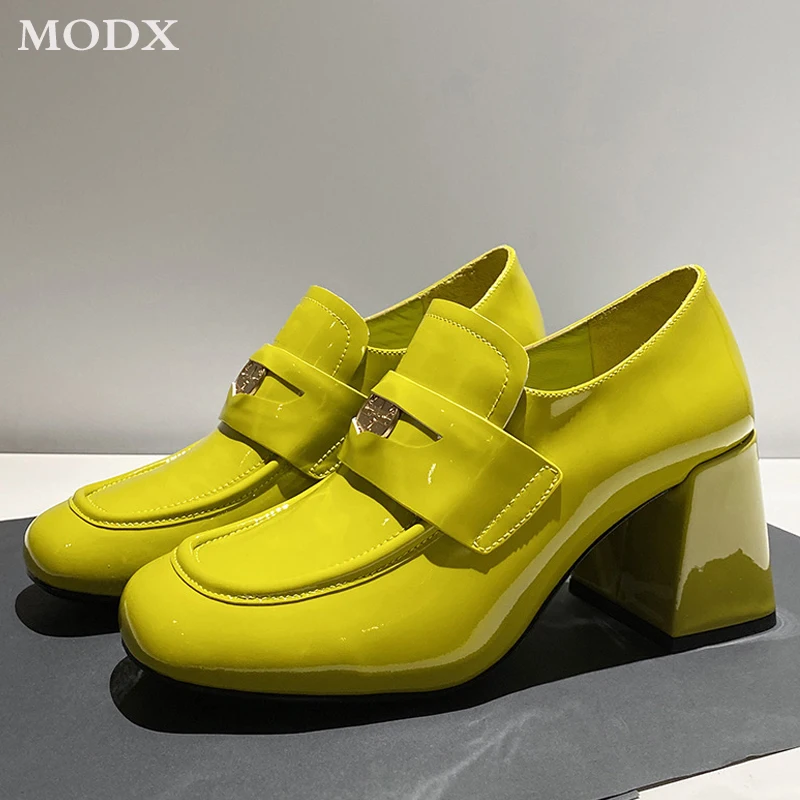 

Fall/Winter 2023 Runway Style Chunky Heel Gold Coin Loafers Fashion Solid Color Patent Leather Slip-on Retro Mary Jane Shoe Lady