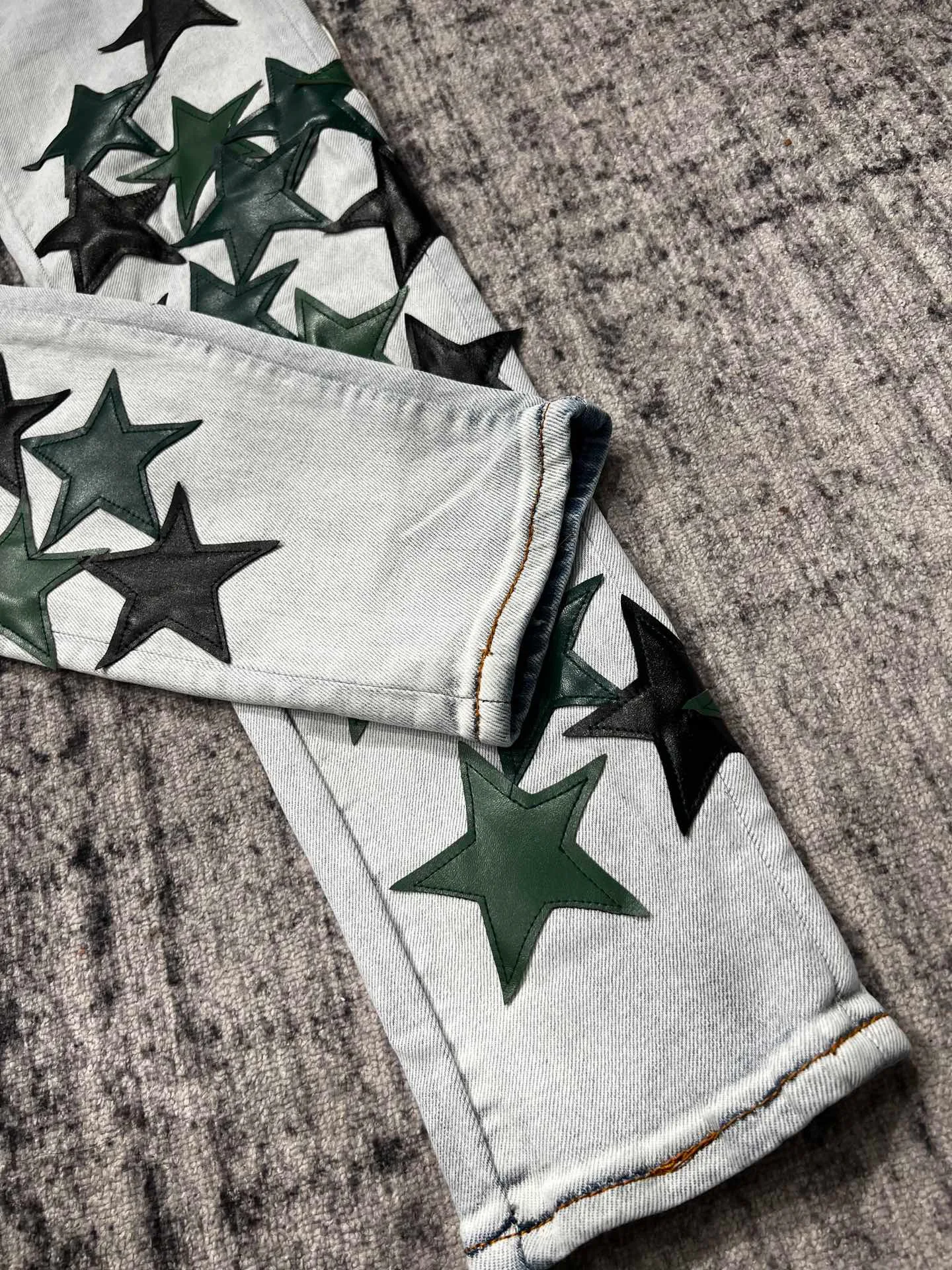 men allover green star patches distressed jeans 5
