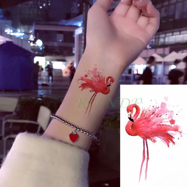 Flamingo bird tattoo: Trong năm 2024, hình xăm chim Phượng Hoàng đang trở thành một xu hướng hot tại các câu lạc bộ đêm và trên mạng xã hội. Bức tranh tươi sáng và màu sắc phong phú của hình xăm này đầy sức sống sẽ chắc chắn thu hút sự chú ý của bạn.

Lace tattoo: Thẩm mỹ đang trở thành một khía cạnh quan trọng trong cuộc sống của chúng ta và hình xăm ren đang là một trào lưu đang được yêu thích. Cho dù bạn muốn một thiết kế trẻ trung hay nữ tính hơn, hình xăm ren đẹp đầy sức sống sẽ làm bạn trông thật ấn tượng.

Minimalist arm tattoo: Trong dòng tranh thủy tinh phức tạp, hình xăm tay tối giản đang trở thành một lựa chọn phổ biến. Hình xăm tối giản với thiết kế đơn giản, màu sắc tối giản được đánh giá rất cao nhất đối với những người yêu thích phong cách tối giản, trẻ trung và sành điệu.

Butterfly hand tattoo: Lựa chọn một hình xăm bướm trên tay vào năm 2024 sẽ cho phép bạn tạo ra một diện mạo mới rực rỡ và đầy sức sống. Từ hình xăm đơn giản với một con bướm đơn giản cho đến hình xăm to lớn hơn với nhiều loài bướm khác nhau, tất cả đều có thể mang lại cho bạn cảm giác tự tin và tươi mới.

Sun and moon tattoo: Thiết kế hình xăm mặt trăng và mặt trời đang trở thành một lựa chọn đáng chú ý cho các fan hình xăm. Trong năm 2024, những hình xăm này đang trở thành một xu hướng đang được mong chờ với tinh thần vừa gần gũi, tinh tế vừa phong cách. Hãy lựa chọn một thiết kế độc đáo và thể hiện cá tính của bạn.