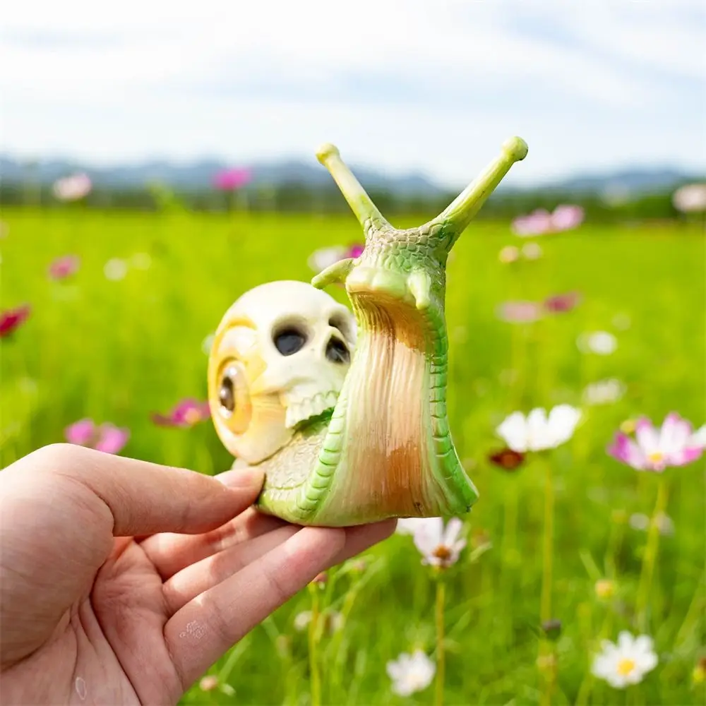 รูปสินค้า รูปปั้นหอยทากโครงกระดูกสไตล์โกธิค ตกแต่งสวนกลางแจ้ง