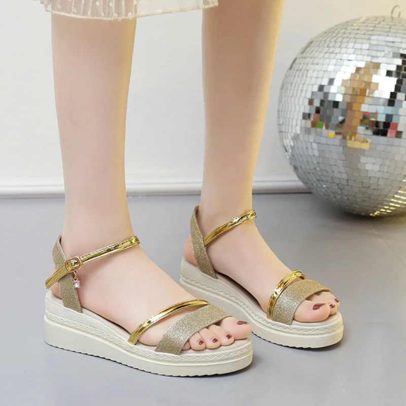 

Новинка лета 2024, женские сандалии на танкетке со стразами и блестками на толстой нескользящей подошве