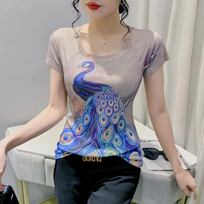 

2023 Summer European Clothes T-Shirt Chic Sexy O-Neck Printed Peacock Design Women Short Sleeve Tops Pullover Basic Tees 32317