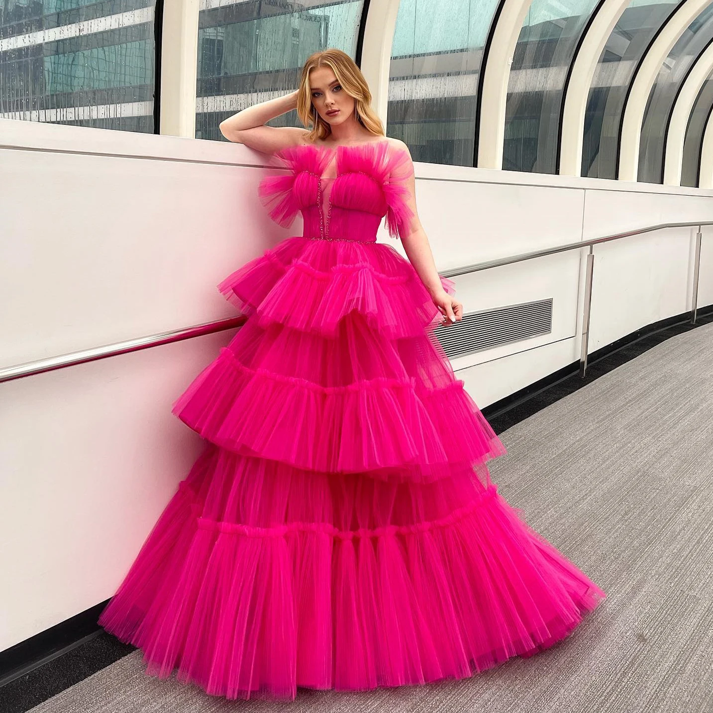 

2023 Couture Hot Pink Long Prom Party Dresses Handmade Tiered Tulle Strapless Fluffy Evening Gown Formal Dress vestidos de noche