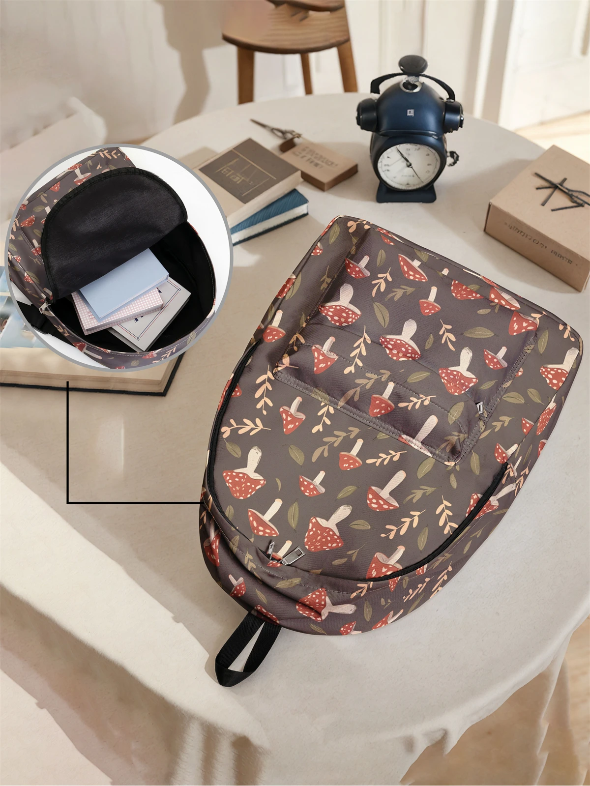 Mushroom and Leaf Pattern Backpack, New 2025, Casual Travel Backpack, Lightweight and Simple Casual Travel Backpack