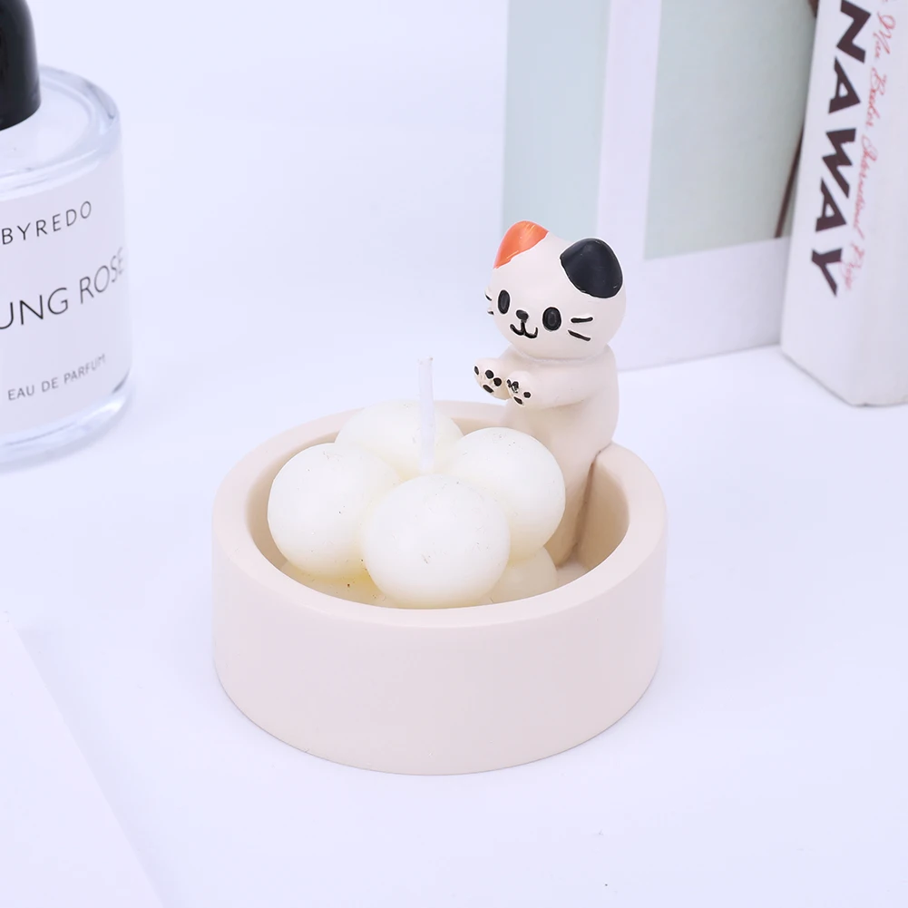 Cute Scented Candle Holder Resin Kitten Aromatherapy Candlestick Creative Kitten Warming Paws Candlestick Gift for Cat Lover