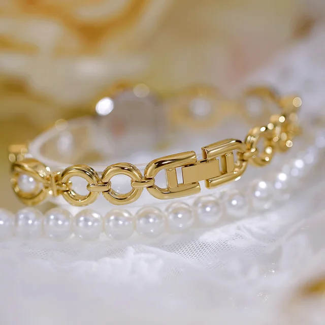 ساعات نسائية  موضة فاخرة