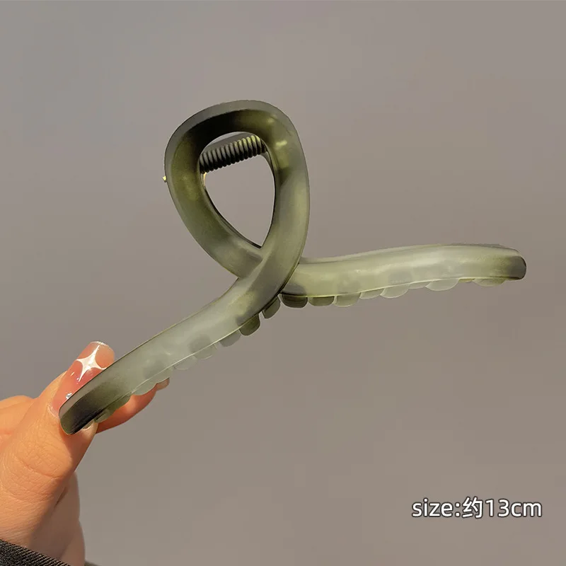 Рисунок 6 - Женская модная заколка для волос