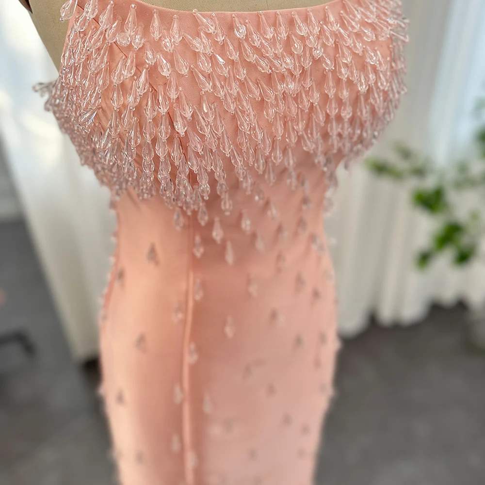 فستان انيق مزين بالكريستال