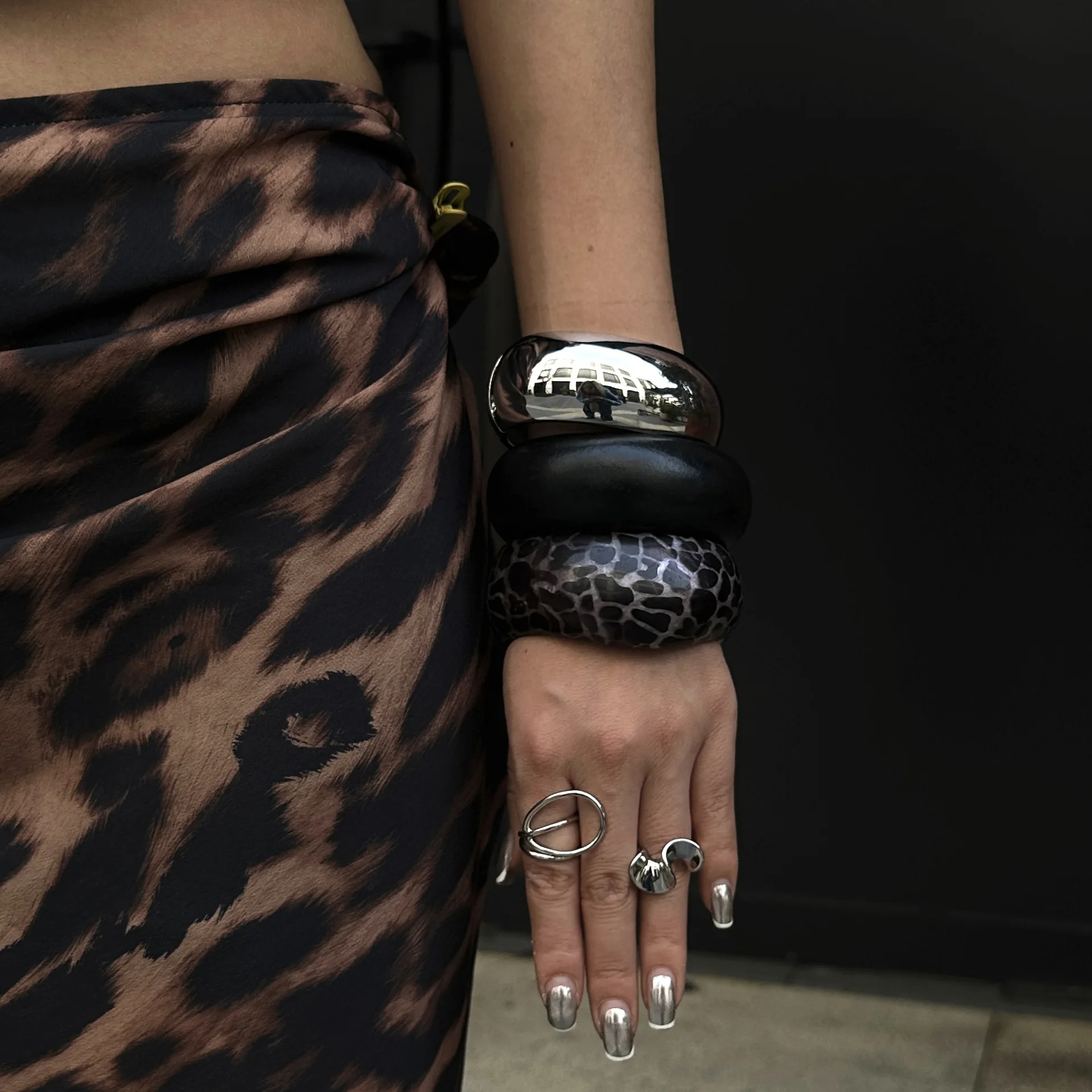 DIEZI Vintage Geometric Resin Acrylic Black Wood Bangles Hip Hop Punk Leopard Wide Bracelets For Women Men New Gift Jewelry 4