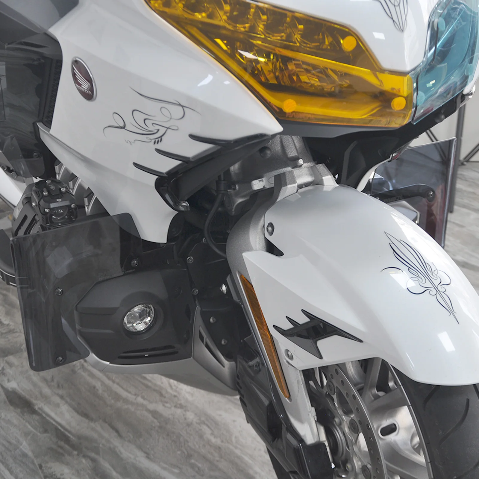PANICAL Scheinwerfer Luftabweiser Zusatzleuchten Spoilerhalterung Stoßstange Windschutzscheibe für Honda Gold Wing GL1800 F6B 2018-2026 – Detail 17