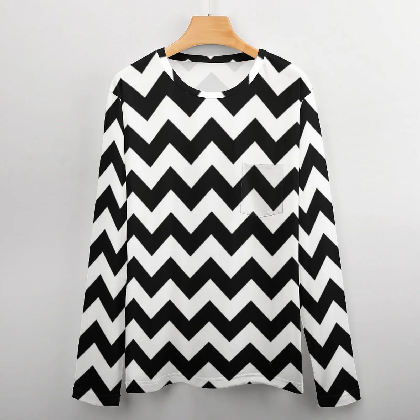 Classic Black White Striped T-Shirt With Pocket Chevron Zigzag 