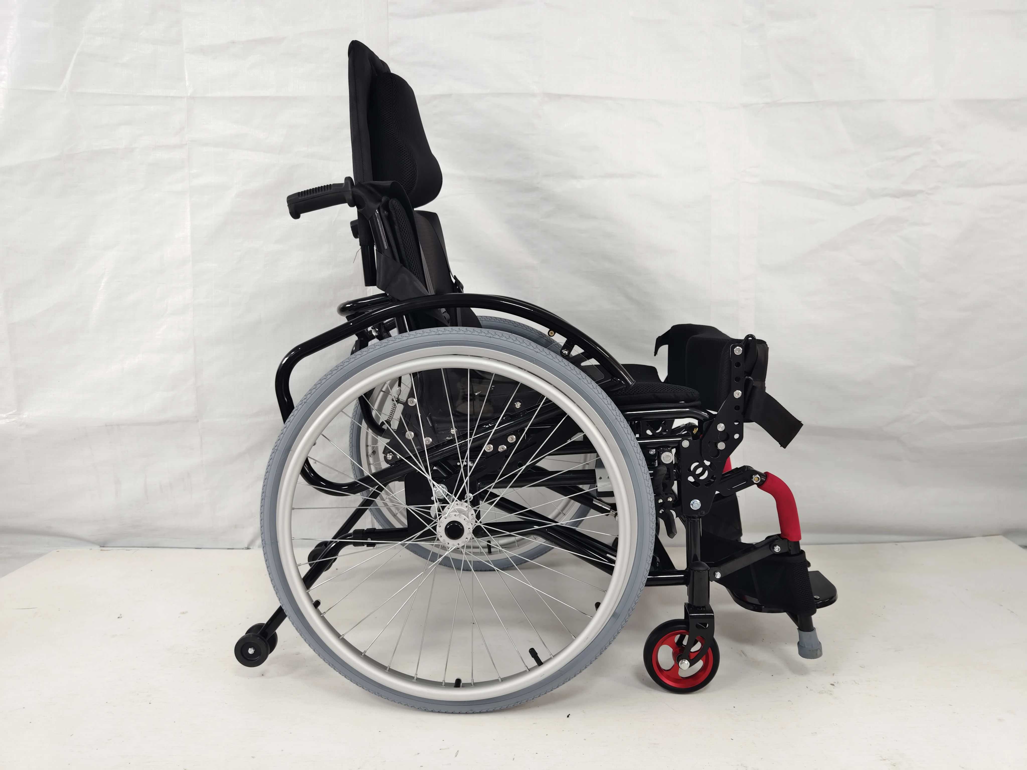 Manual Wheelchair Wheelchairs for the Disabled Standing Wheelchair Lightweight Sporty and Manually Standing Hot Sell