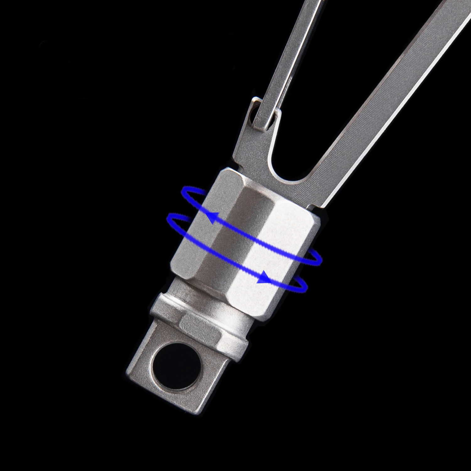 Titanium Can Be 360° Rotatable Quick Release Buckle Men High Quality Multi-Functional Waist Hanging Car Key Chain Hidden Knife