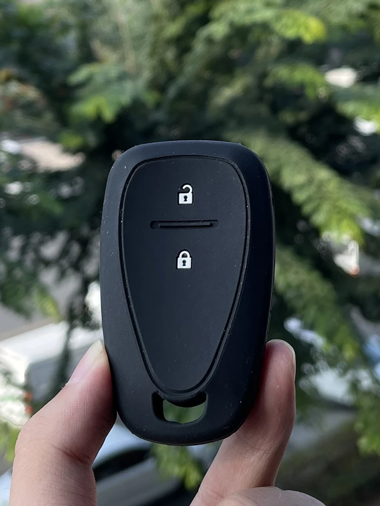 Silicone Car Key Cover Case 2 Buttons Smart Remote Key Holder Bag Protector For Chevrolet Cruze Spark key case cover key case remote control case cover