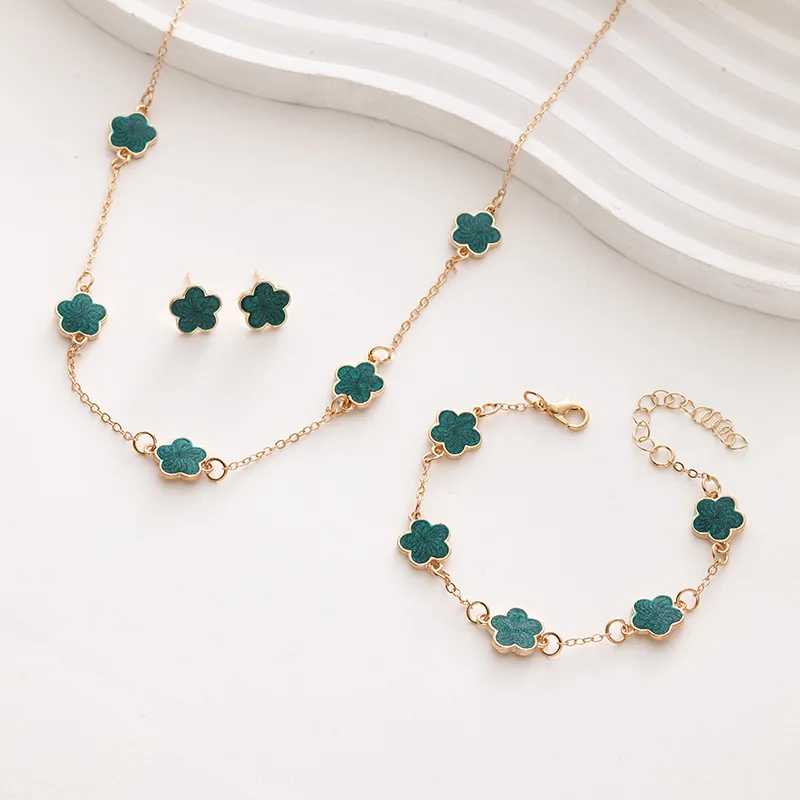 Lucky Five-petal Flower Bracelet Earrings Necklace Three-piece set for Women New Stylish Accessories Wedding Party Jewelry Gift