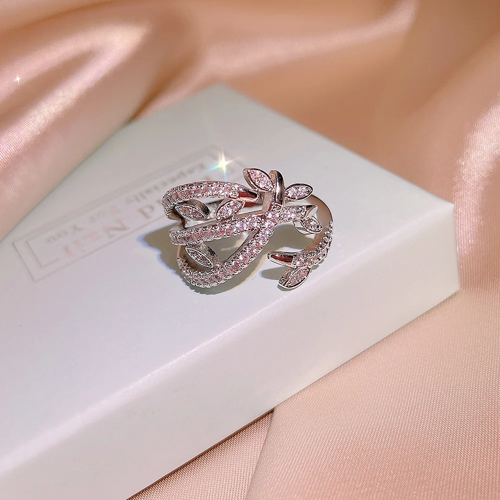 

Stylish Colorful Openwork Butterfly Leaf Flowers Full Of Diamond Couple Ring For Women Geometric Christmas Gift Party Jewelry
