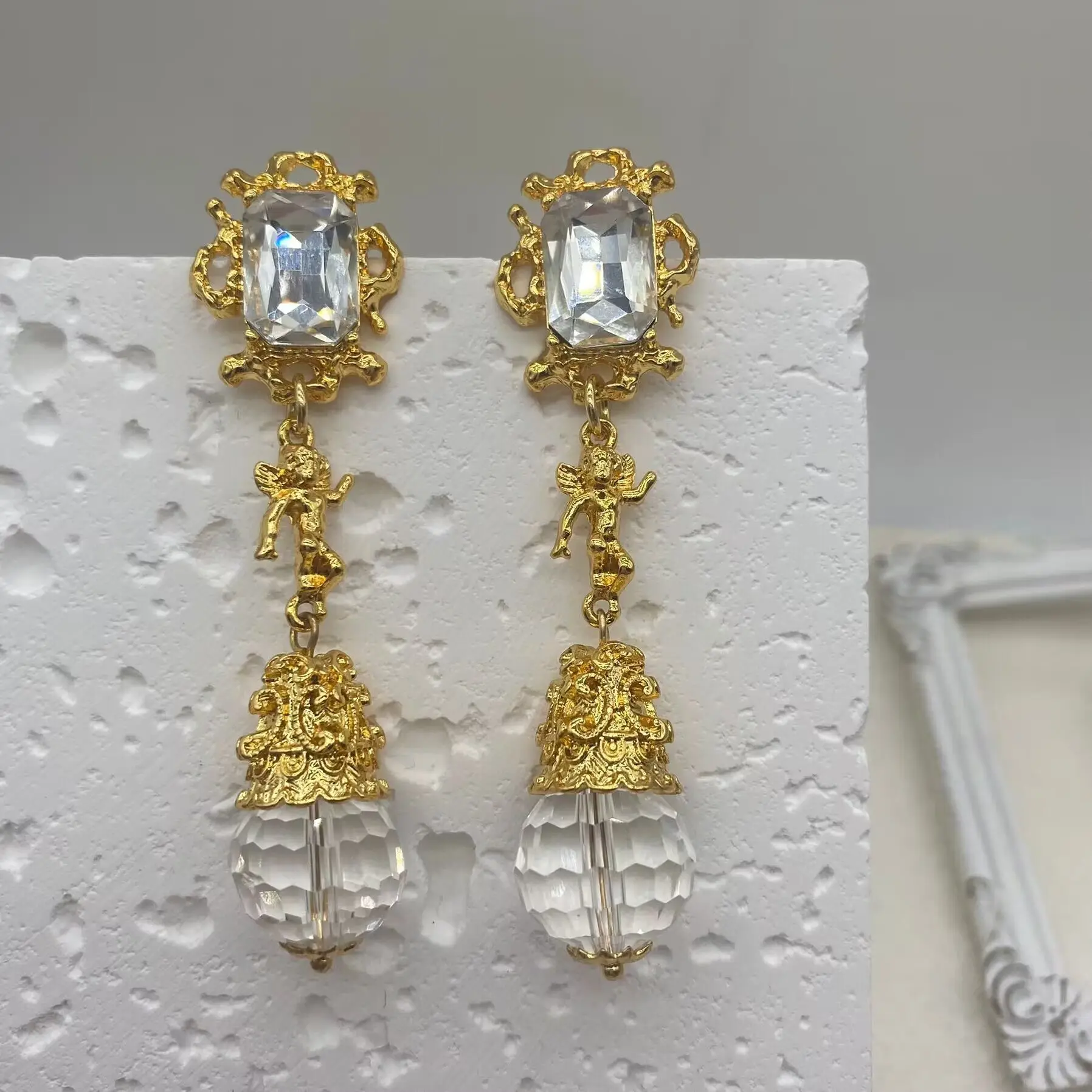 

Retro Fashion Versatile Women's Earrings