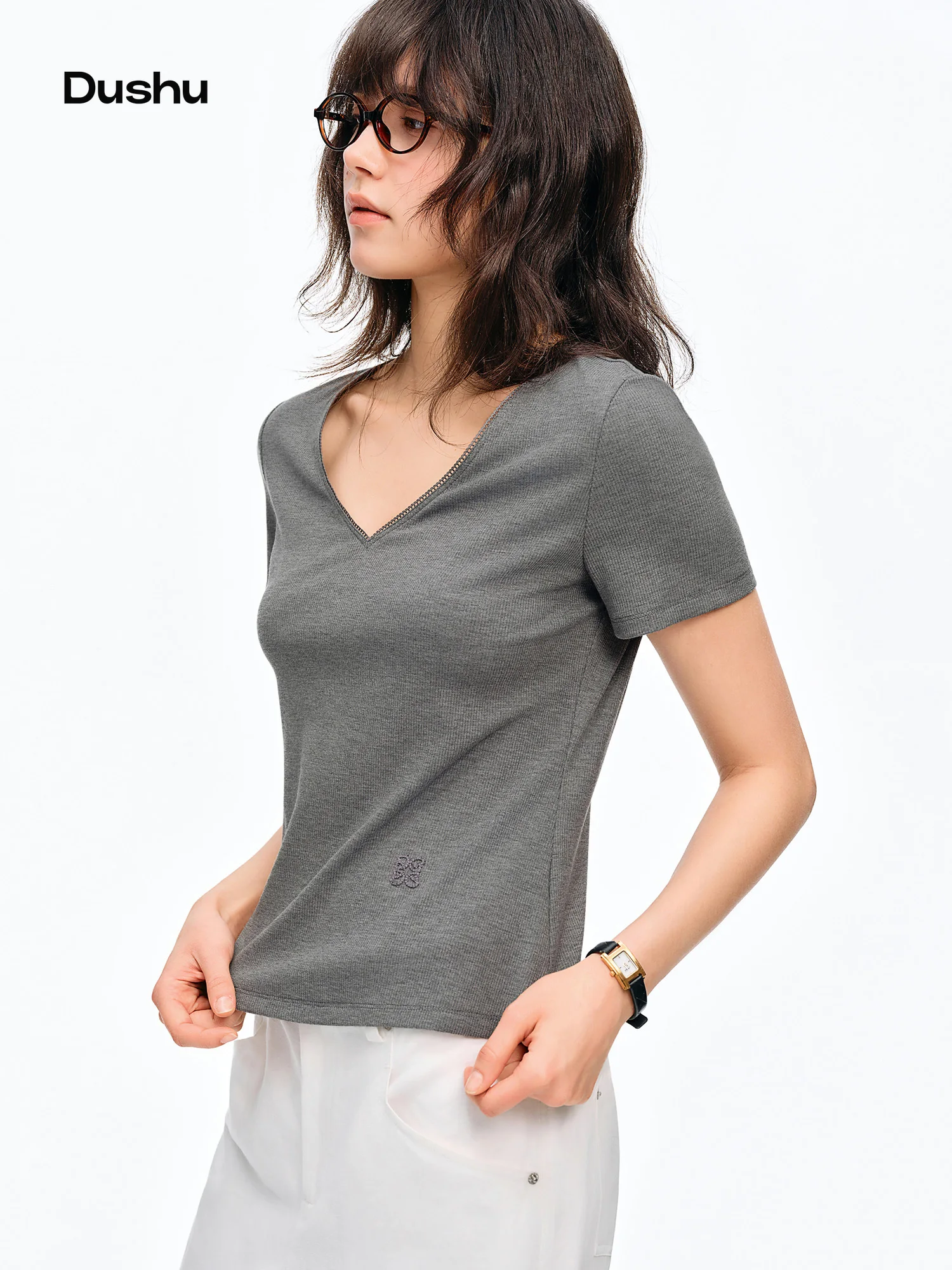 Camiseta Feminina DUSHU Elástica Slim Fit de Manga Curta com Decote V, Estilo Básico de Verão, Dupla Face, Bordada, Antibacteriana, Cor Sólida