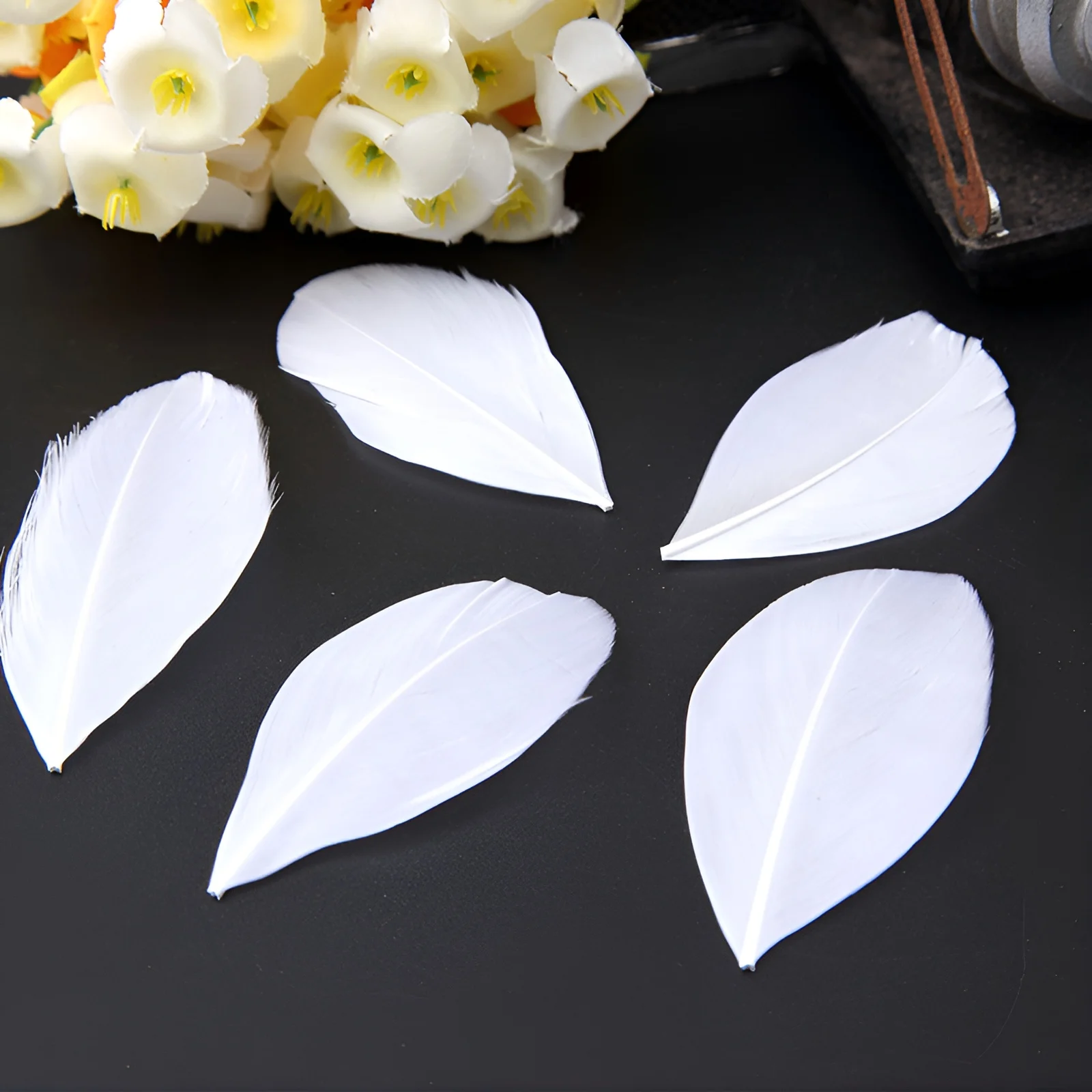 4-8cm Feathers Decoration 100pcs For Crafts Small Bulk Goose Chicken Dream Catcher Making Massage House Salon