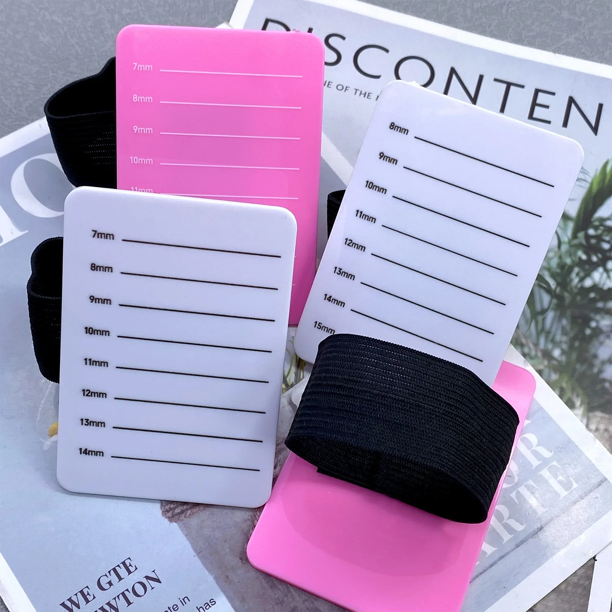 1PC Eyelash Extentions Hand-Held Eyelash Tray With Scale For Eyelashes Placement Easy to Take False Lashes Makeup Tools