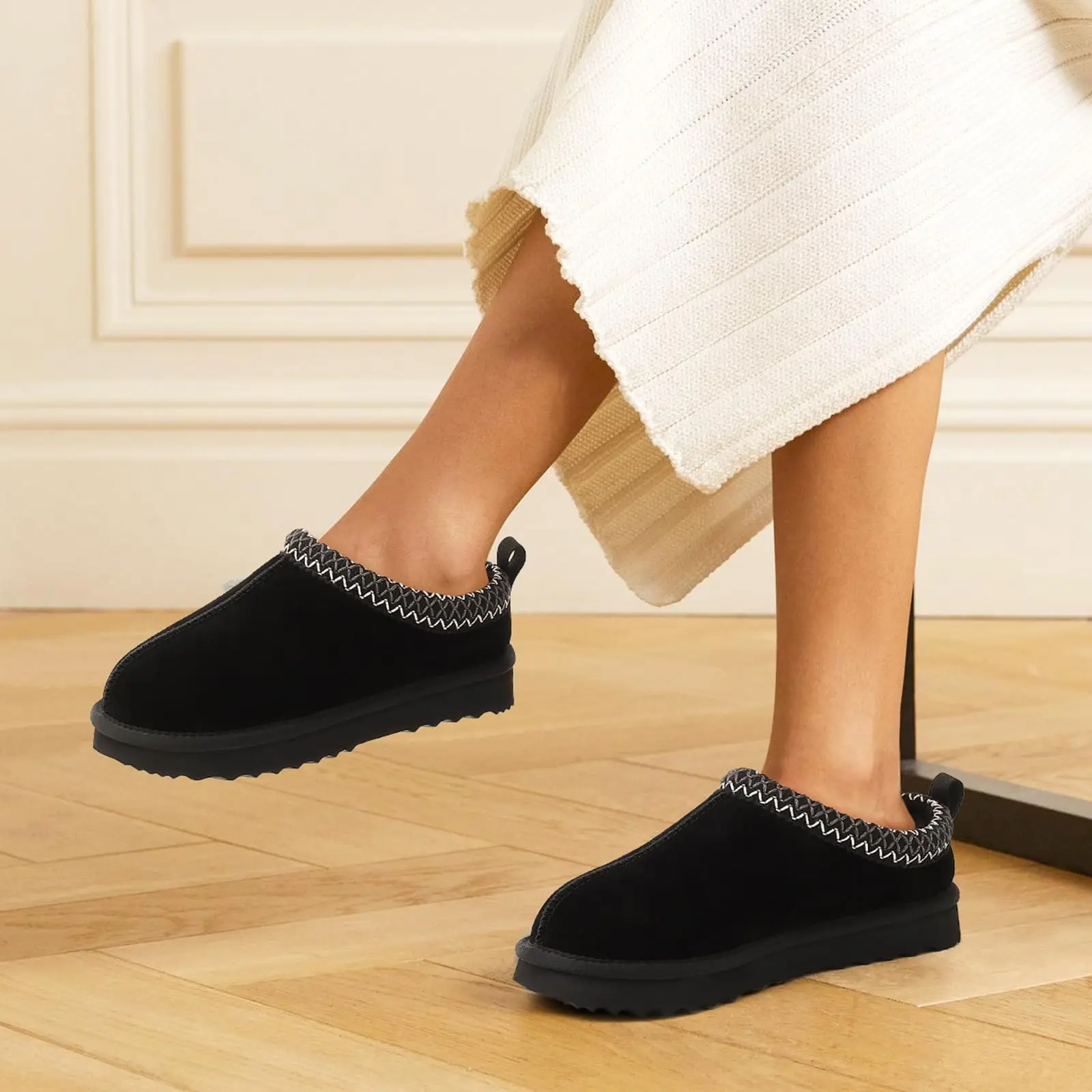 Women Suede Fuzzy Slippers Water Resistant Fur Indoor Outdoor