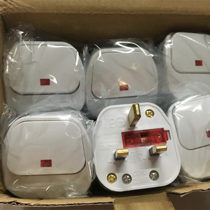 ġ ִ AC  ÷,   , ǻ 輱    ڵ ÷ , 13A, 250V, UK 3 