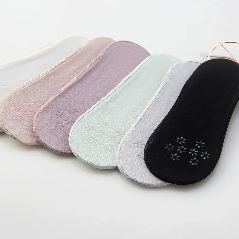 7 Pairs of Women's Summer ice silk socks Cool Breathable Free Cut Non-Slip Anti-Heel Shallow Mouth Invisible Socks