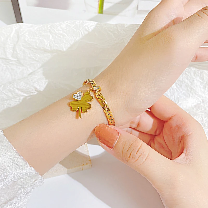 

Free Shipping Stainless Steel Clover Lucky Grass Pendant Bracelet for Women Accessories Pendant Bracelets Engagement Jewelry