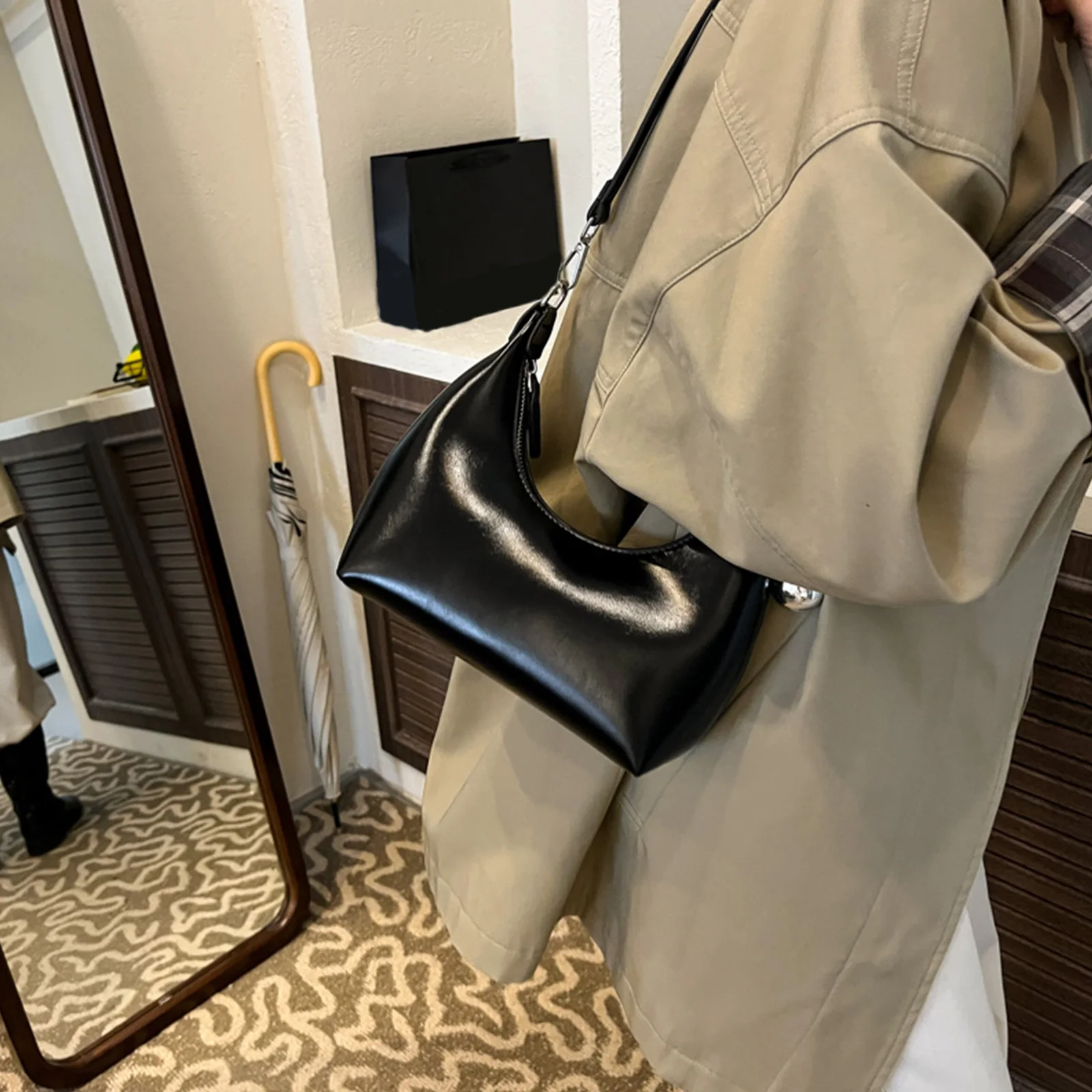 Crescent Handbag Trendy Hobo Bag with Zipper Crossbody Bag Underarm Bag for Women Work Shopping Travel