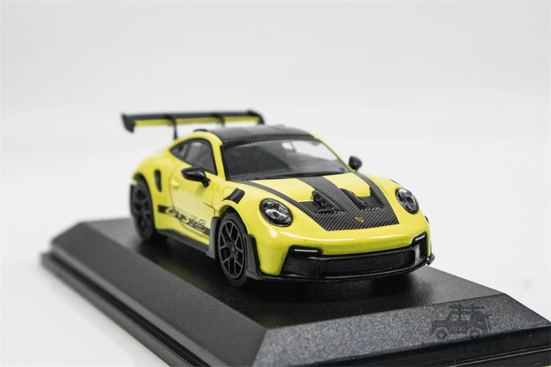 Por que o Tarmac Works x Minichamps 1:64 911 (992) GT3 RS WhiteRed