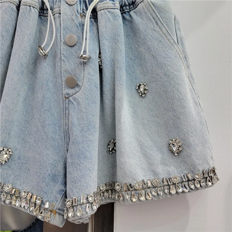 

High Quality 2023 Summer European Women Exquisite Rhinestone Denim Shorts Ladies Fashion Loose Wide Leg A- Line Jeans Hot Pants